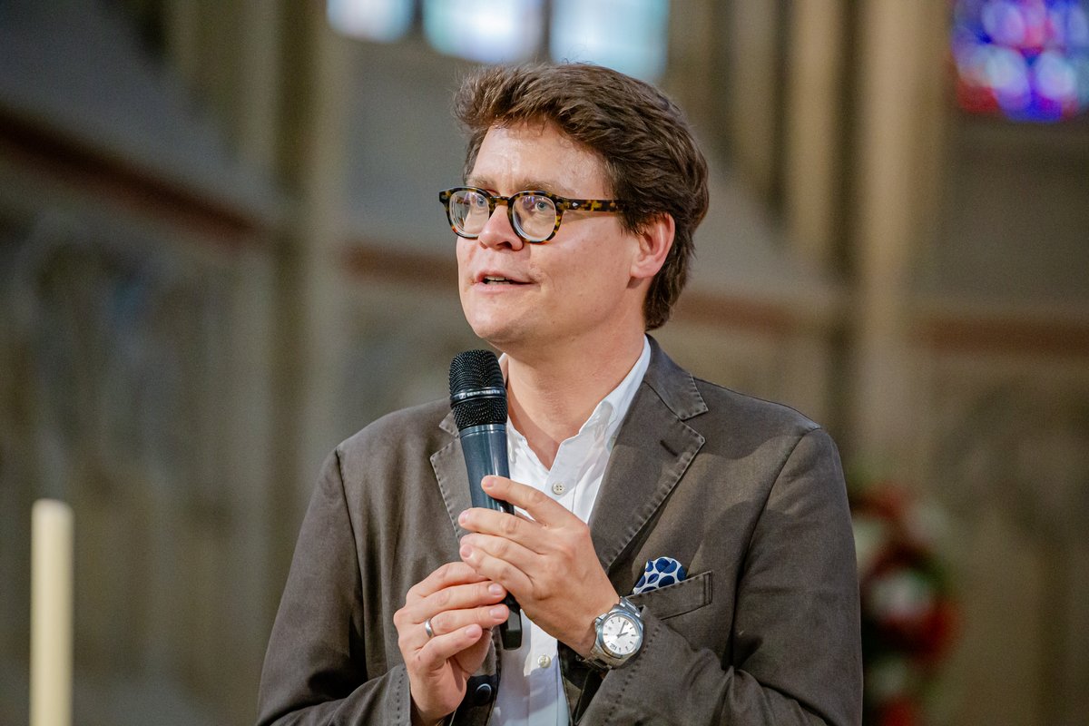 WTZ-Benefizkonzert | Als Leiter der Palliativmedizin am UKM begrüßt Philipp Lenz das Publikum. | Foto: UKM/Kochinke