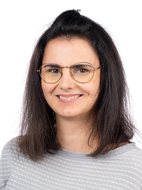 UKM | Mitarbeiterin im naturwissenschaftlichem Team der Pathologie