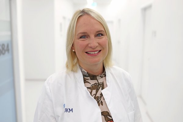 Oberärztin Inga Harks in der Zahnklinik