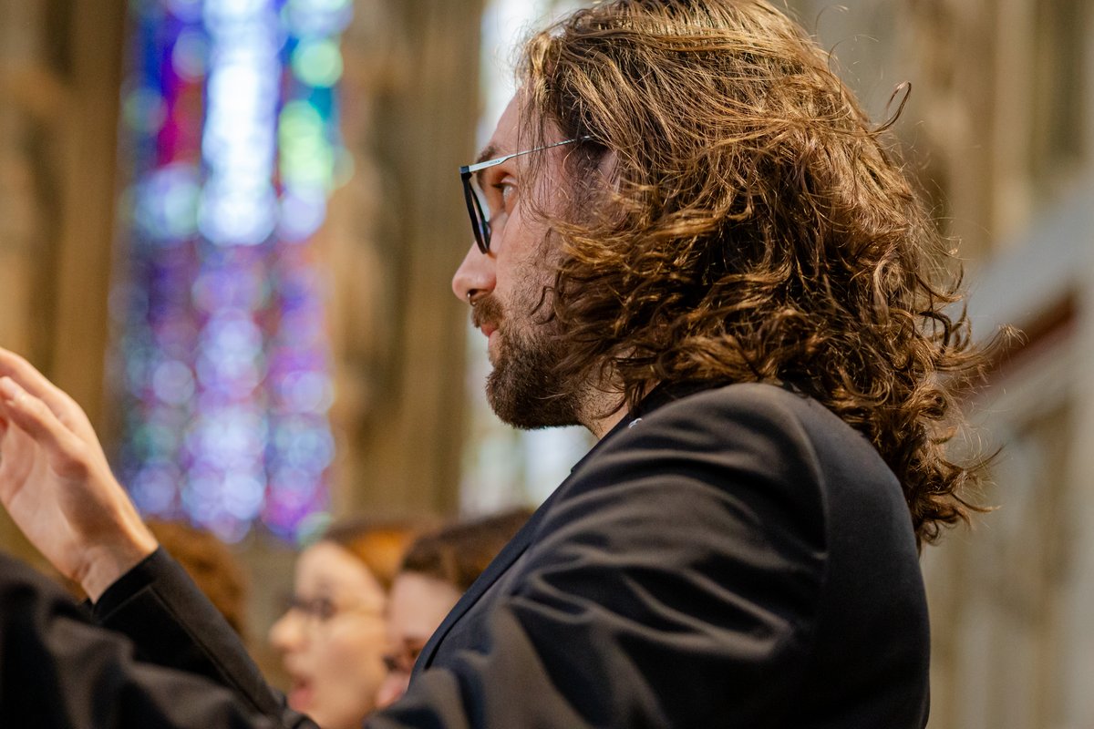 WTZ-Benefizkonzert | Dirigent des Ensembles ExPraeterito von der Seite | Foto: UKM/Kochinke