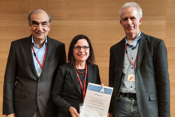 UKM Audiologisches Zentrum | Urkundenübergabe