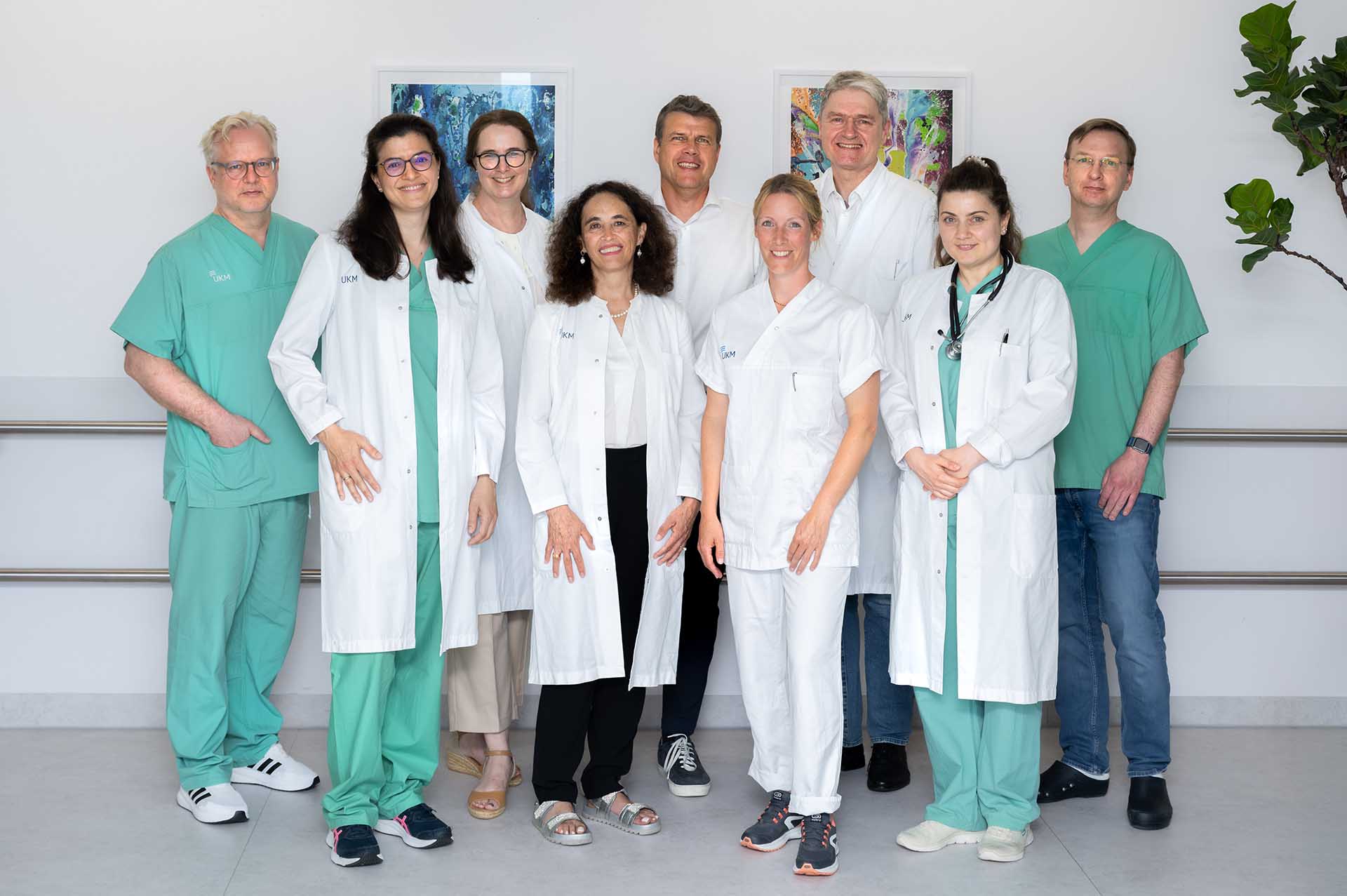 UKM EMAH | Gruppenfoto mit Dr. Alexandra Heath-Freudenthal