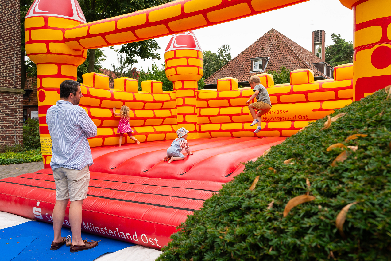 UKM Kinder- und Familiensommerfest 2023 | Hüpfburg