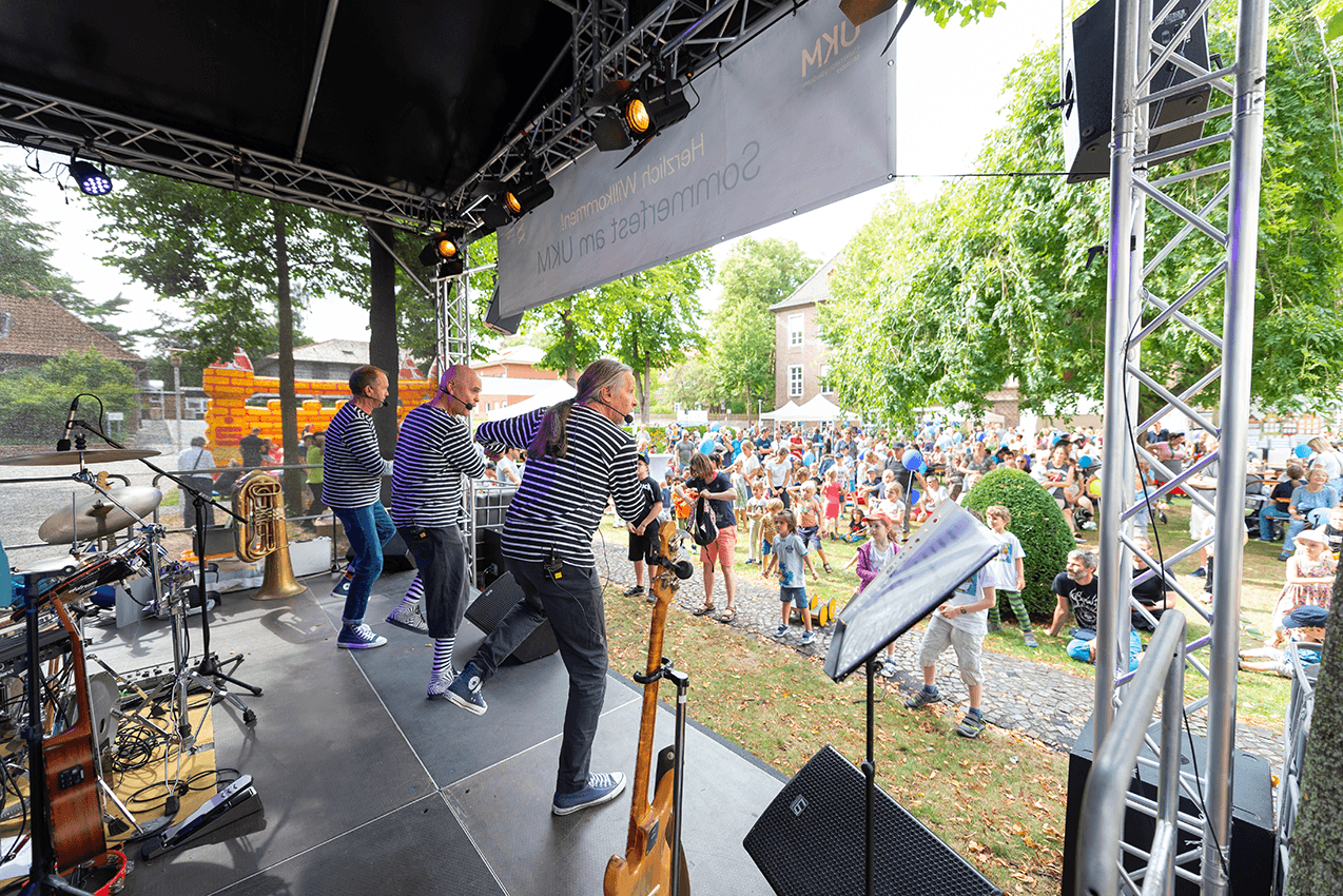 UKM Kinder- und Familiensommerfest | Blindfische Bühne